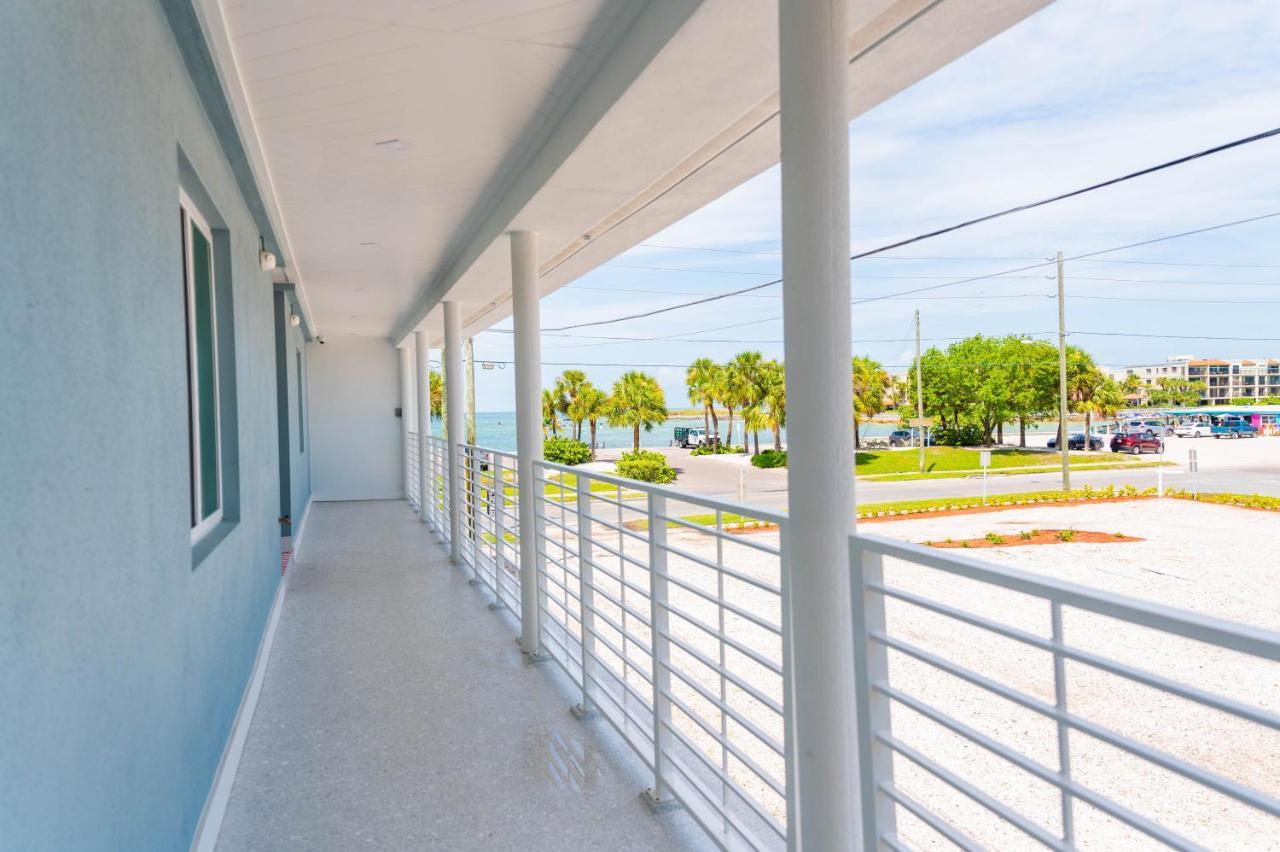 The Saint Hotel St. Pete Beach Exterior photo